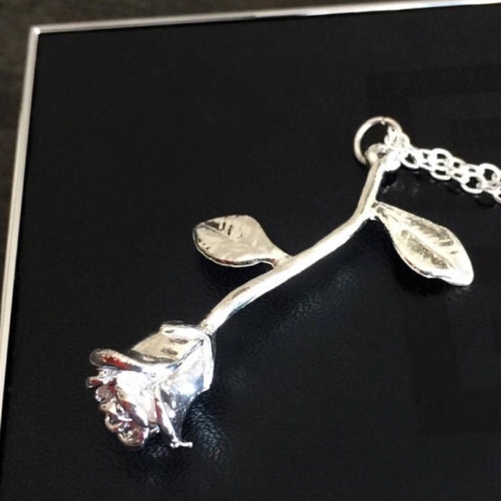 ✨🎁925 Sterling Silver Rose Necklace🎁✨ - Picture 2 of 6